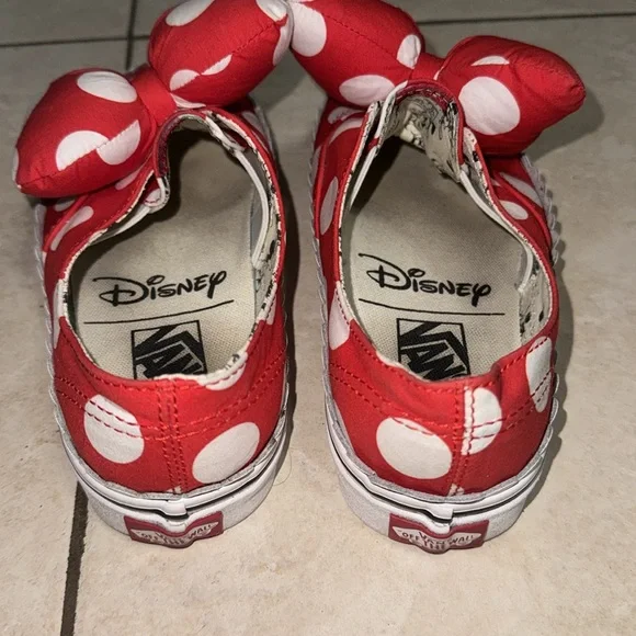 Disney X Vans Minnie Mouse Bow Vans - Picture 10 of 13
